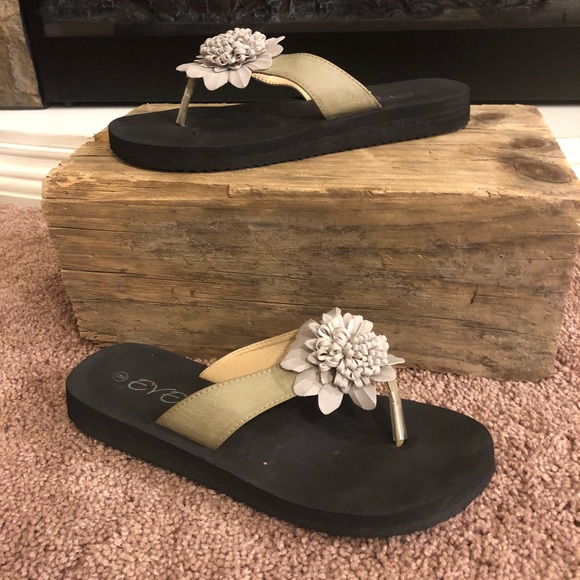 Eve Shoes - Eve Flip Flops